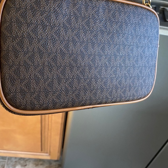 MICHAEL KORS BRAND NEW CROSSBODY BAG - Picture 4 of 16